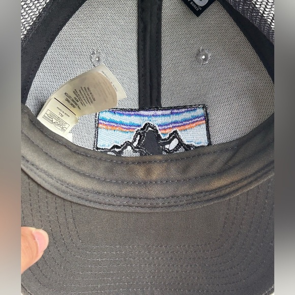 Patagonia Gray and White Cap with Mountain Design - Picture 6 of 8